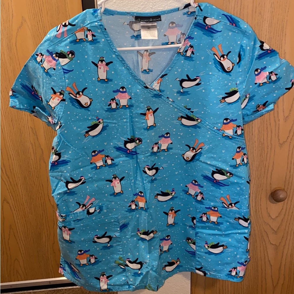 Cherokee scrub top